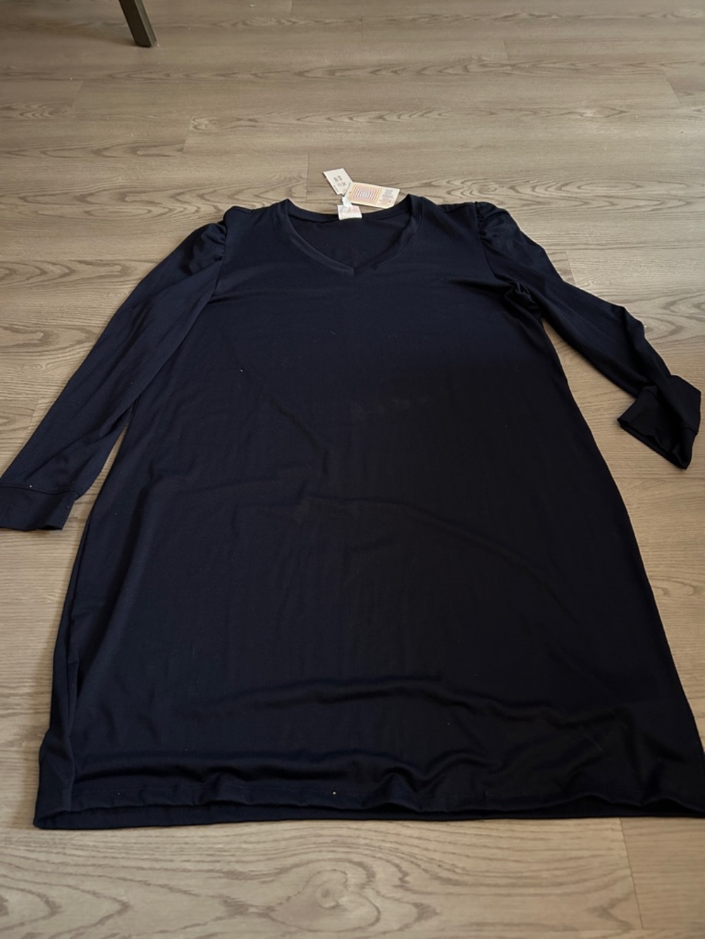 LuLaRoe Navy Long Sleeve V-Neck Dress 🌈